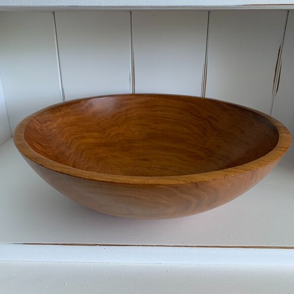Vintage Wooden Salad/Fruit/Bread Bowl with Beautiful Unique Wood Grain Pattern - Picture 2 of 7